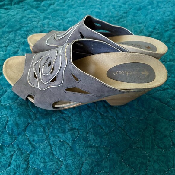 Earthies Tropez Blue Suede Platform Clog Chunky Heel Sandals Size 9 - Picture 1 of 7